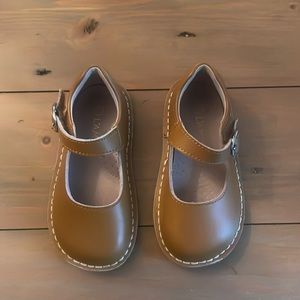 Girls size 7 dress shoes